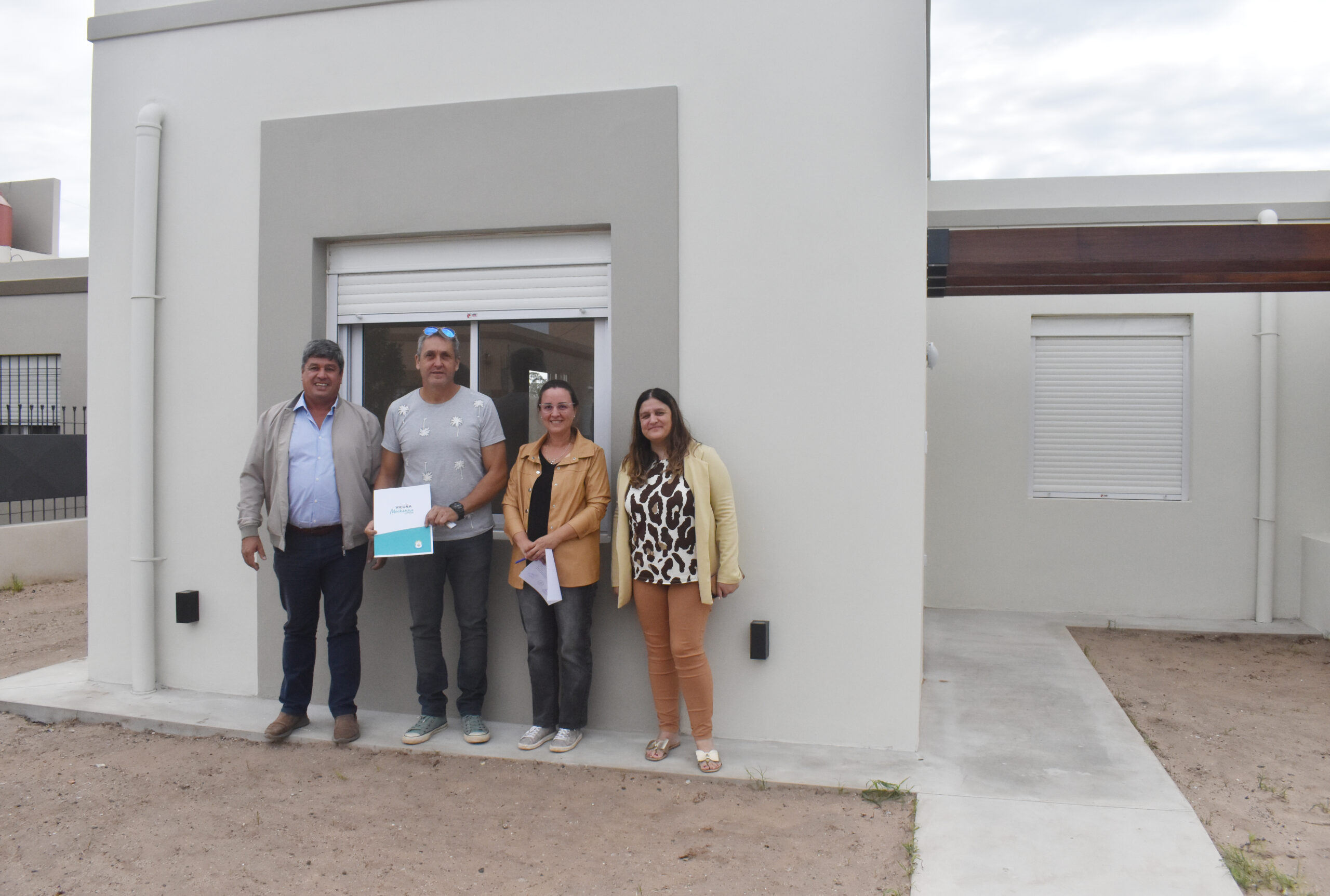 Entrega de la Vivienda 208